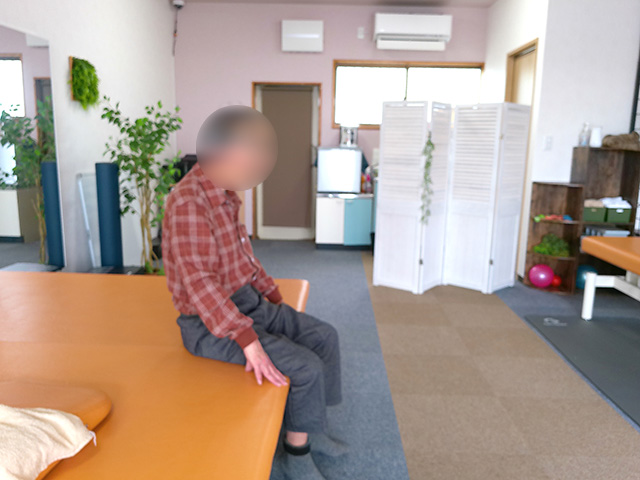 ご利用後。背すじが伸びて前を向いている様子